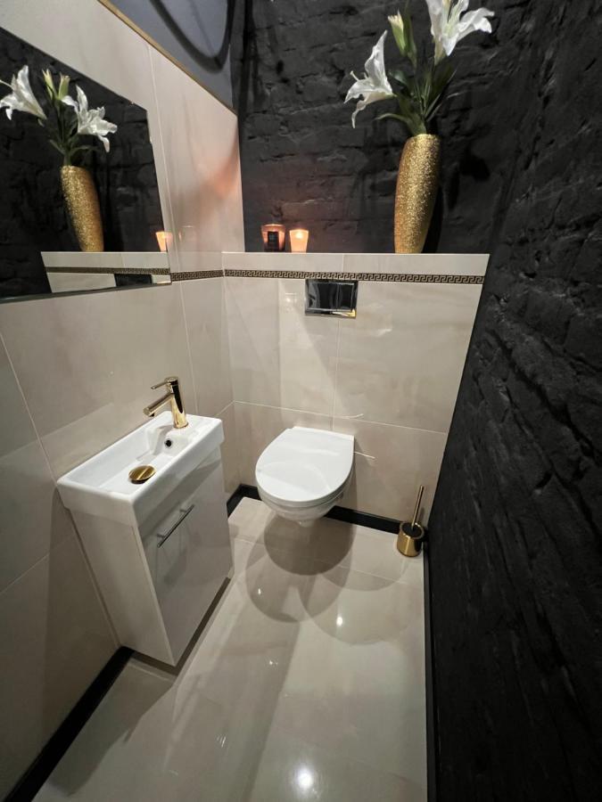 Darkhouse Versace Blue Apartment *